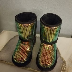 NWOT UGG Girl Boots Black Size 8